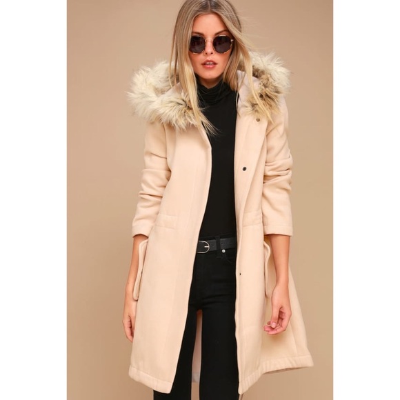 BB Dakota Jackets & Blazers - NWT BB Dakota Colin Light Beige Faux Fur Trim Coat